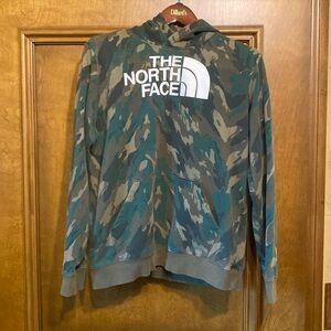 The North Face Youth / Junior XL/TG Camo Green Hoodie